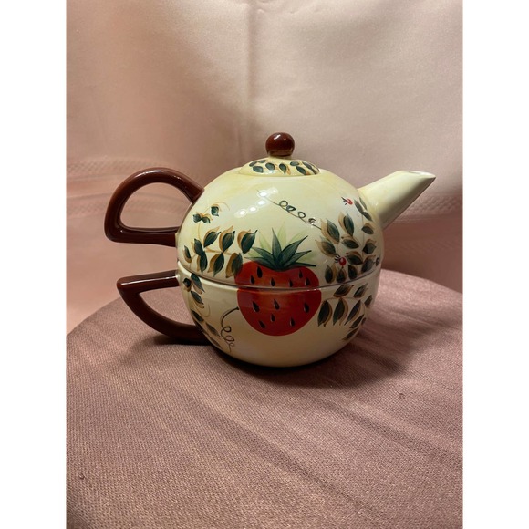 Tea for One, Teapot / Cup Combo, Strawberries and leaves pattern, - Picture 14 of 15